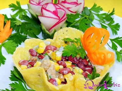 Pendirli kasada rəngarəng salat resepti