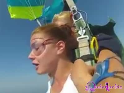 Adrenalin həvəsi ilə paraşütdən tullandı - Video