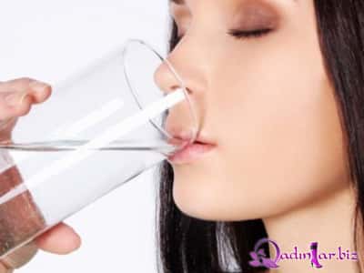 Soyuq yoxsa isti su içmək daha faydalıdır?