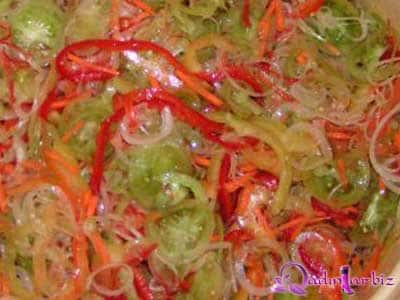 Göy pomidor salatı resepti