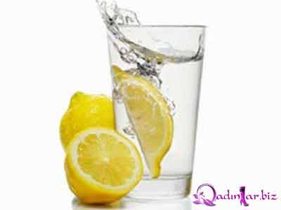 Səhərlər limonlu ilıq su içməyin 10 faydası