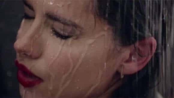 Adriana Lima hamamda çılpaq halda reklama çəkildi - VİDEO 18+