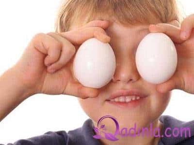 Uşağa hər gün bir yumurta yedizdirin: gözləri zəifləməyəcək